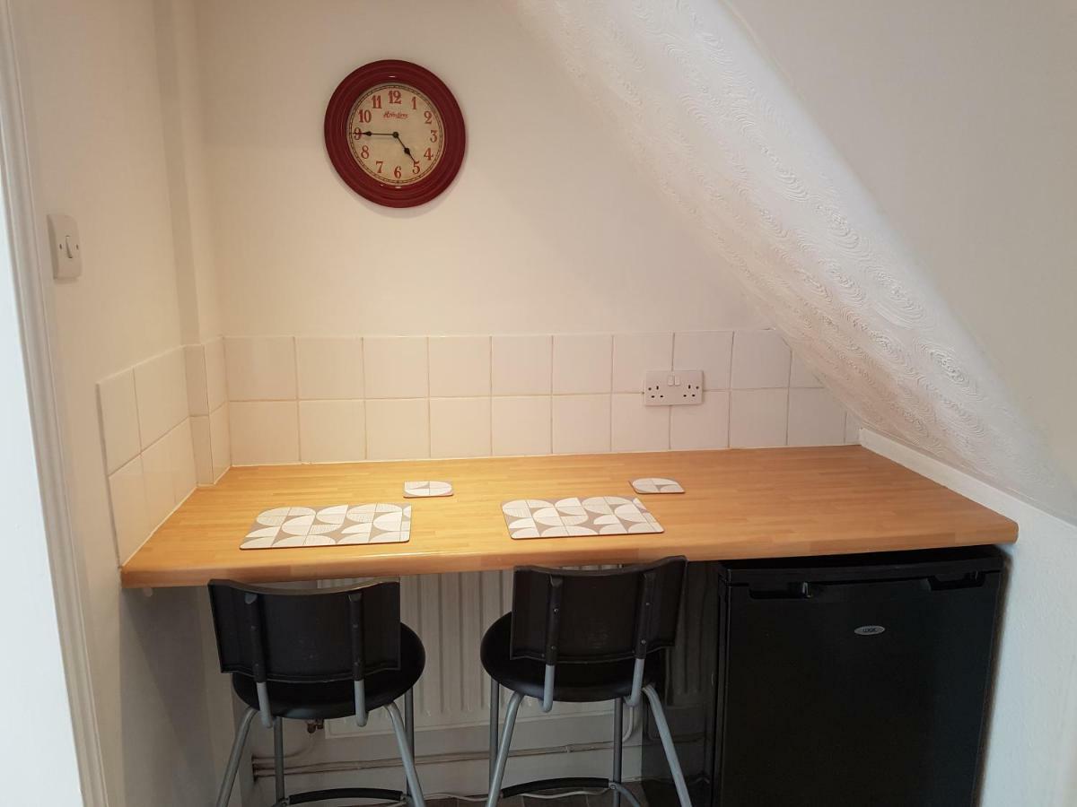 Central Cheltenham House - Sleeps 4/Pet Friendly Kültér fotó